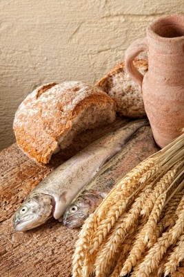 wine-bread-and-fish